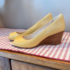 Elegant Cole Haan Grand Series Sadie Pale Yellow Wedge Peep-Toe Shoes